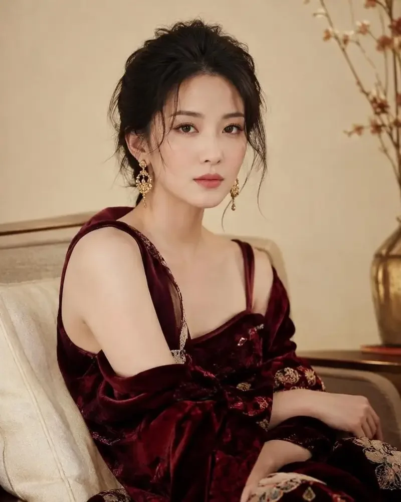 专访 · 影后温亦：我演了二十年别人，才敢演自己｜吃瓜导航页